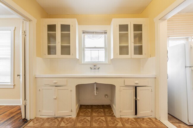 Foto del edificio - 631 E Ashby Pl