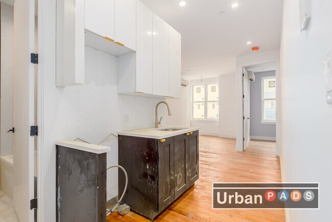Building Photo - 2178 Bergen St