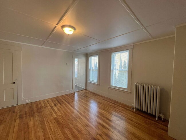 Building Photo - 86-88 N State St