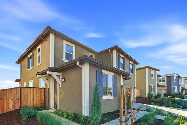 Foto del edificio - 5728 Placer Dr