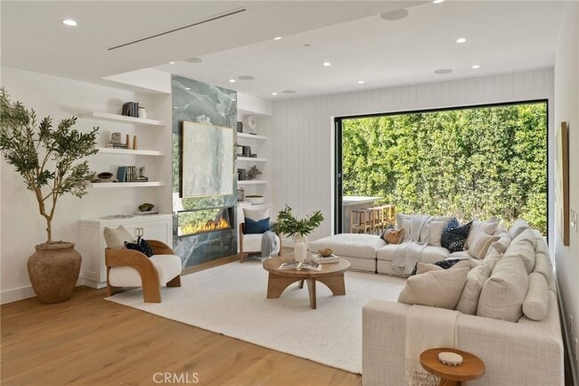 Foto del edificio - 13627 Chandler Blvd