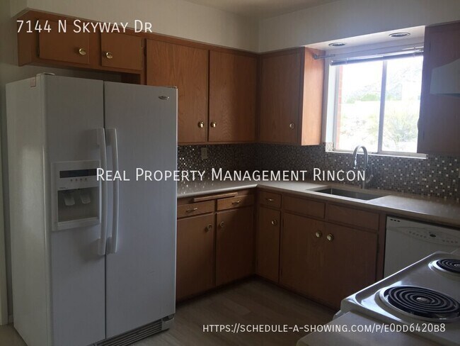 Foto del edificio - 7144 N Skyway Dr