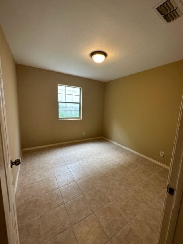 Building Photo - 606 Gale St