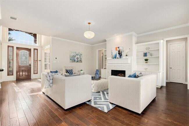 Building Photo - 1210 Forest Hills Dr