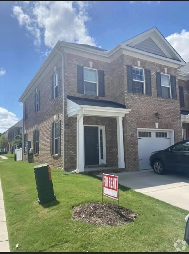 Building Photo - 1120 Winsford Ln
