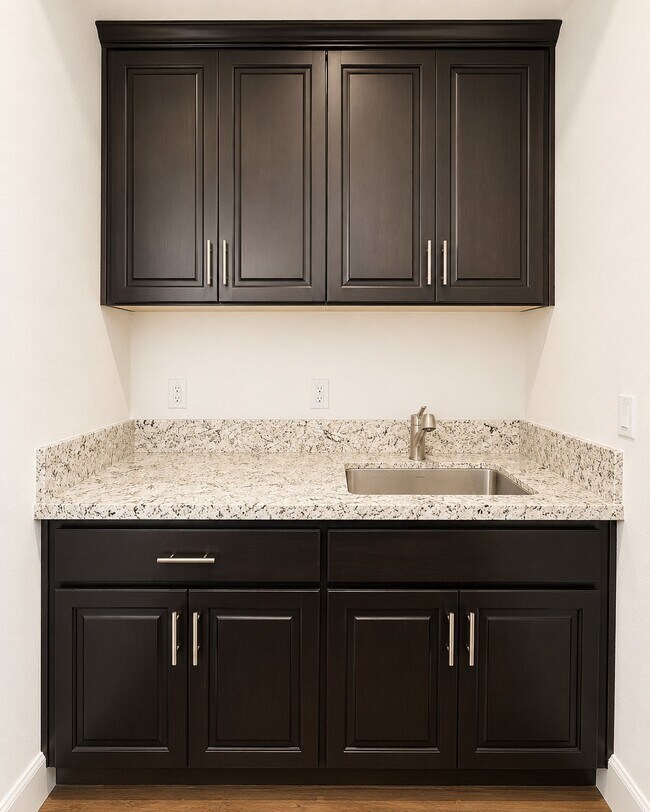 Building Photo - 8161 Oxbow Lndg Lp
