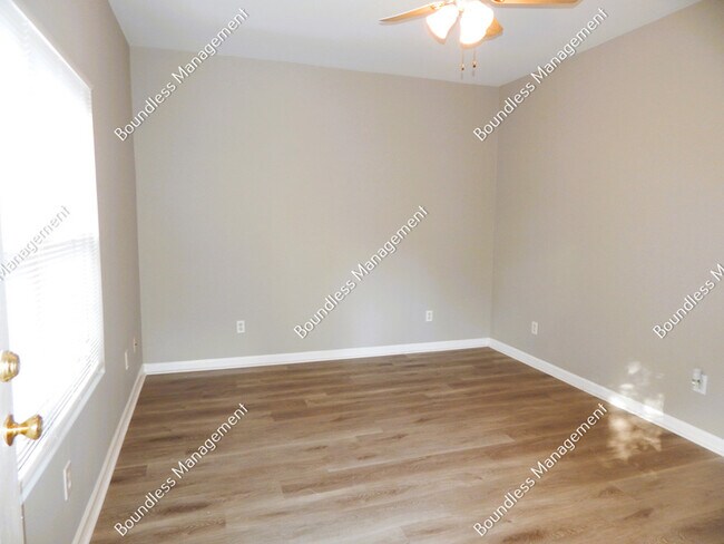 Foto del edificio - 2874 Sylvan Rd