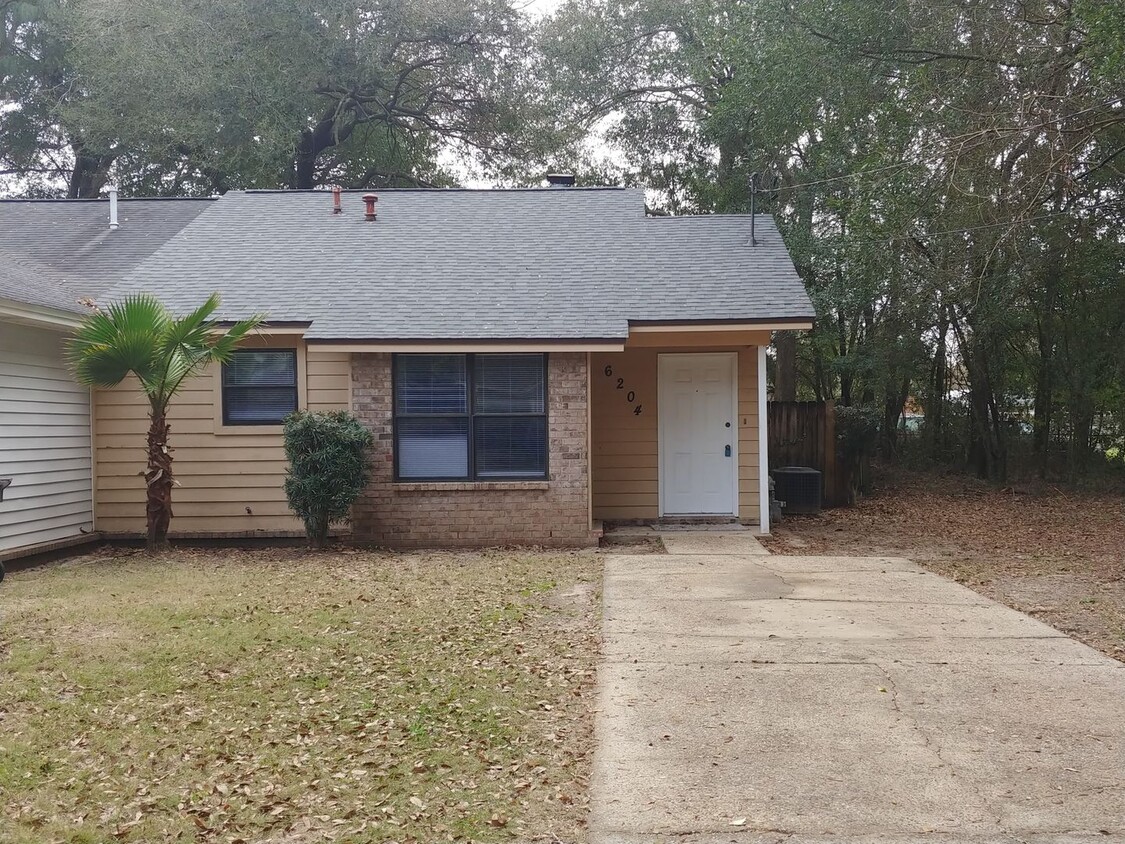 Primary Photo - 6204 Forest Pines Dr
