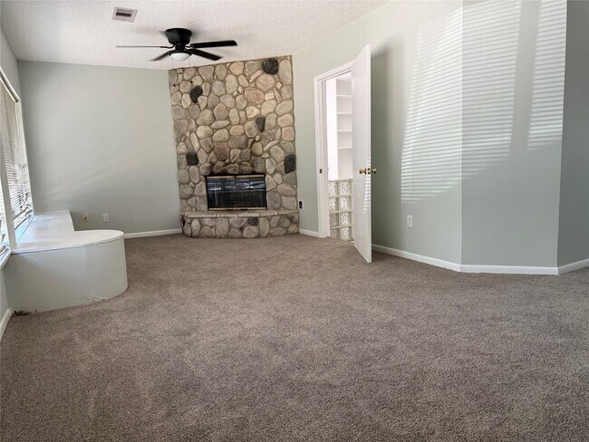 Building Photo - 2603 Goldenrod St