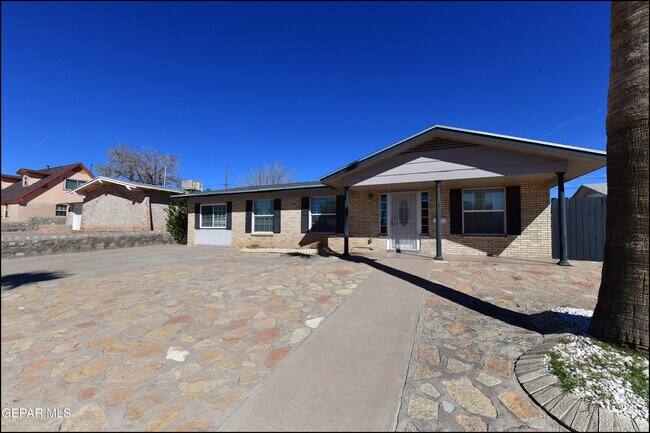 Foto del edificio - 4749 Tropicana Ave