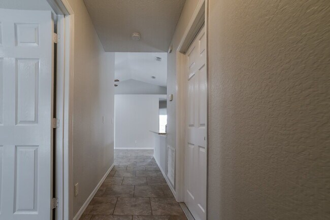 Foto del edificio - 1336 25th Ave SW