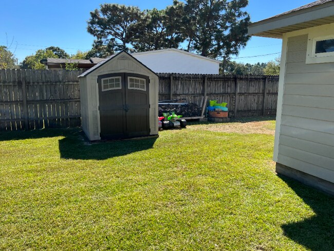 Foto del edificio - 2410 Salamanca St