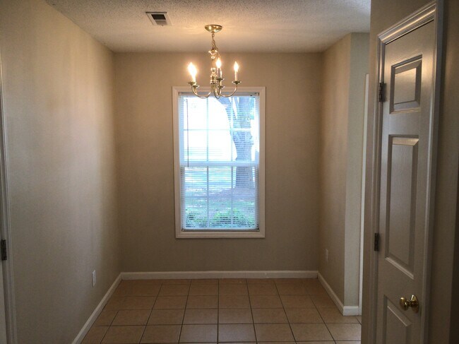 Building Photo - 157 Tudor Downs Rd