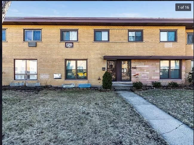 Building Photo - 615 Maple Ct