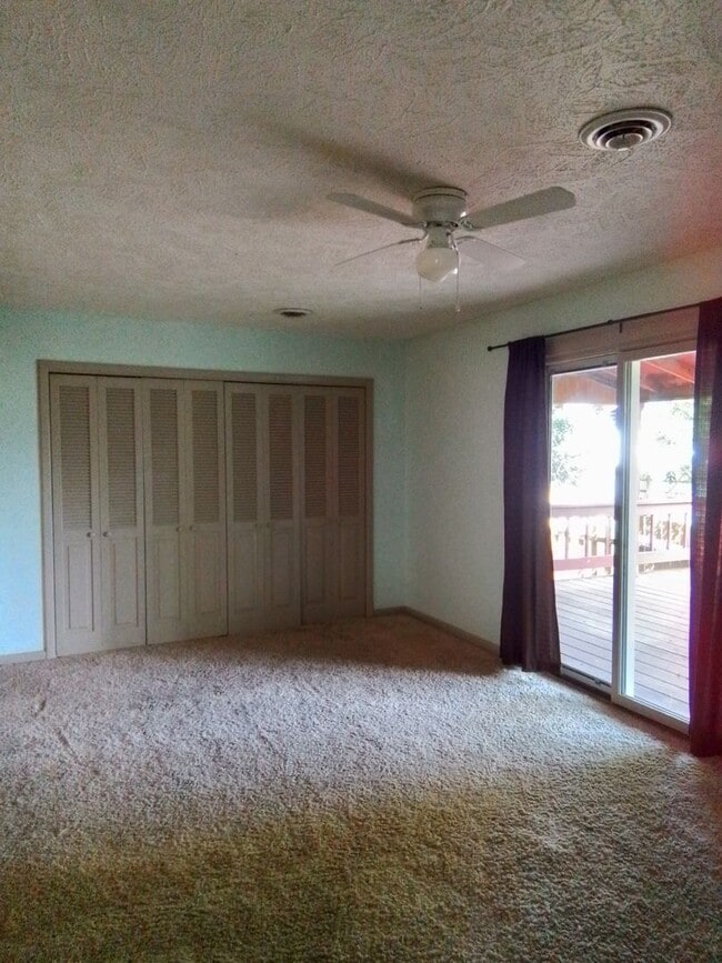 Building Photo - Single family home w / elbow room in Bozeman