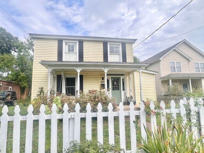 Building Photo - 805 Rockland Ave