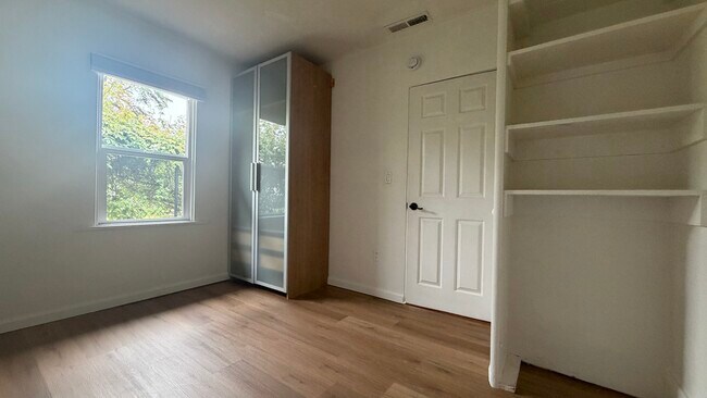 Foto del edificio - 5351 Soquel Dr
