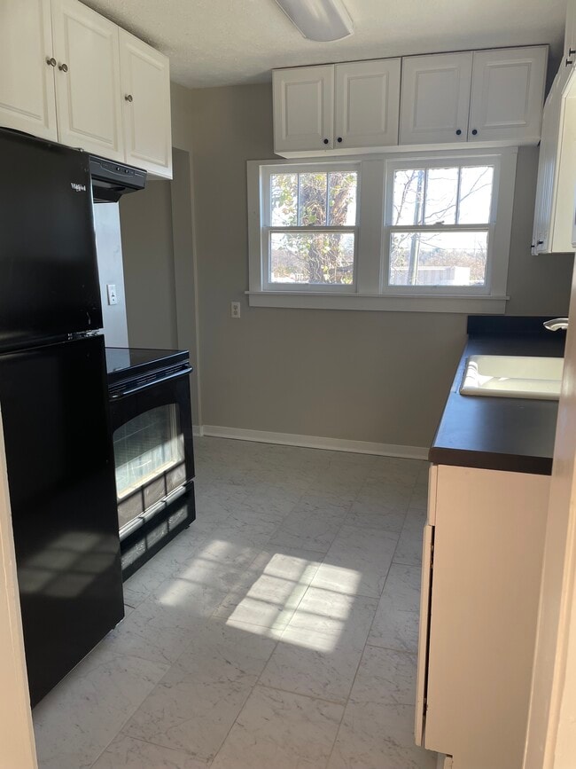 Kitchen - 117 Depot St