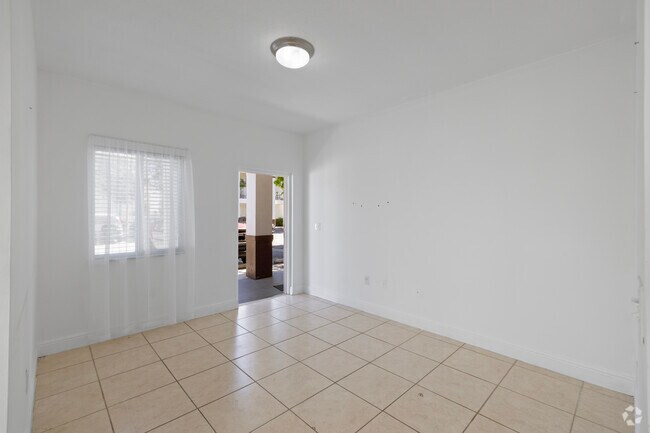 2HAB, 2BA - Palm West Apartments