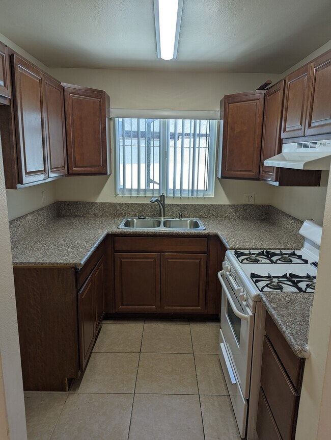 Foto del edificio - 1065 Linden Ave