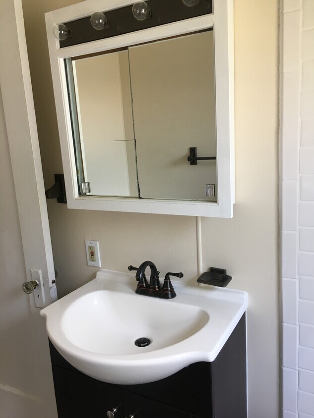 Foto principal - 5240 N College Ave
