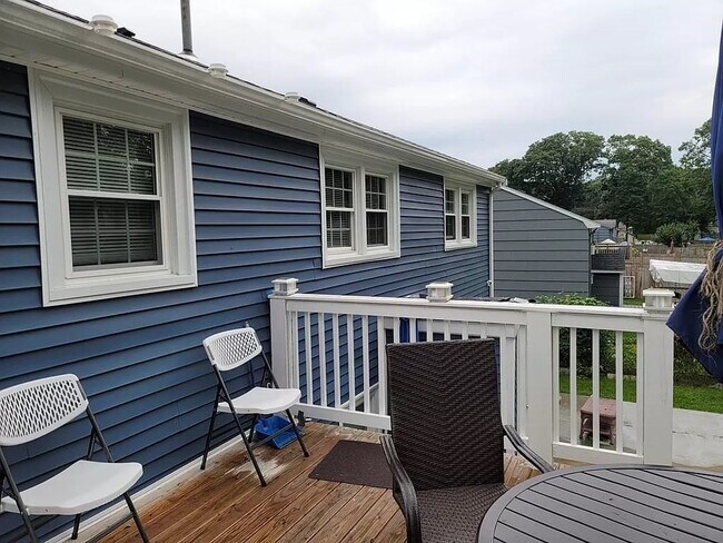 Building Photo - SINGLE FAMILY HOME
