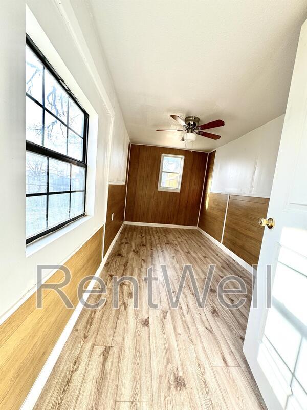Foto del edificio - 230 East Panhandle Avenue
