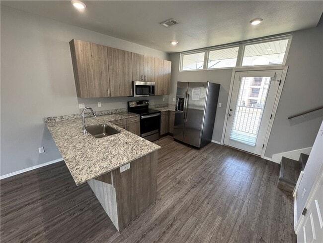 Photo - 1636 S Razorback Rd Townhome