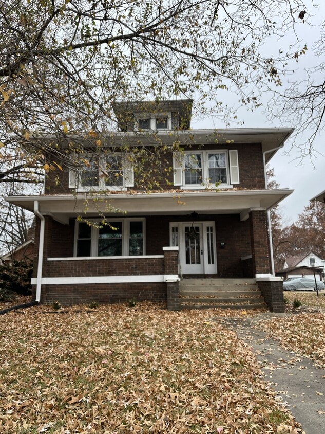 Photo - 401 S Buchanan St (Edwardsville, IL)