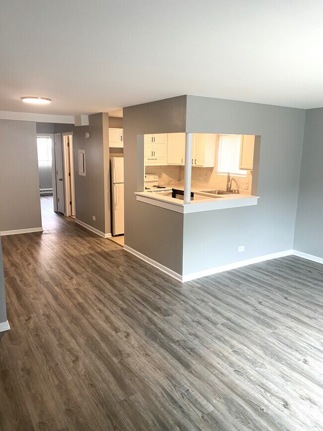 Building Photo - 4001 Bonhill Dr