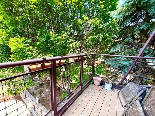 Foto del edificio - Split Level 1500 SF Townhome