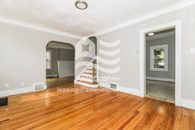 Foto del edificio - 4868 Balfour Rd
