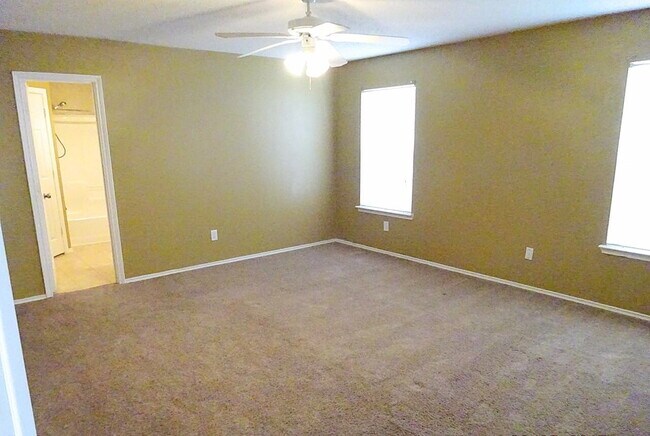 Building Photo - Beautiful House Located A Few Blocks From Elementary & Close Access To S.Loop 289 & Interstate!