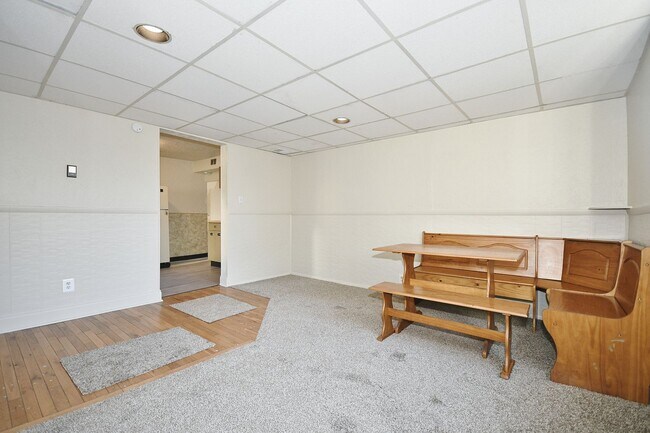 Foto del edificio - 741-743-743 Bower Hill Rd