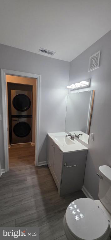 Building Photo - 1400 Staples St NE