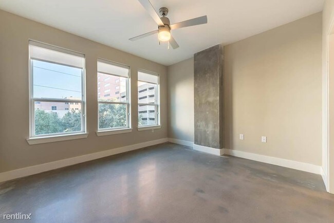 Building Photo - 1700 San Jacinto St