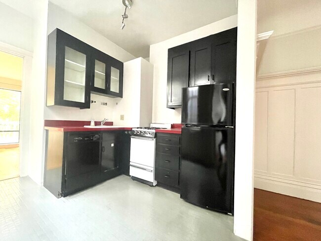 Kitchen - 3250 Sacramento St