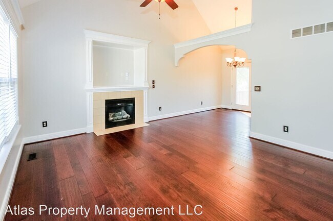 Foto del edificio - 4 br, 2 bath House - 11208 N Ditman Ave