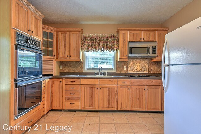 Building Photo - 1 br, 1 bath House - 1016 Walnut Ave