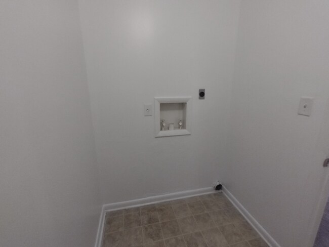 Foto del edificio - 600 Reusens Rd