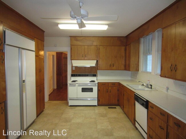 Building Photo - 3 br, 2 bath House - 305 N Church Street