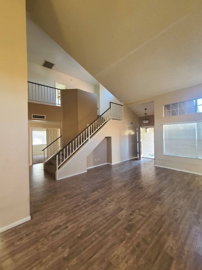 Building Photo - 16014 N 48th Pl