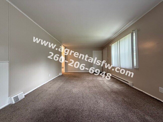 Building Photo - 3 Bedroom House