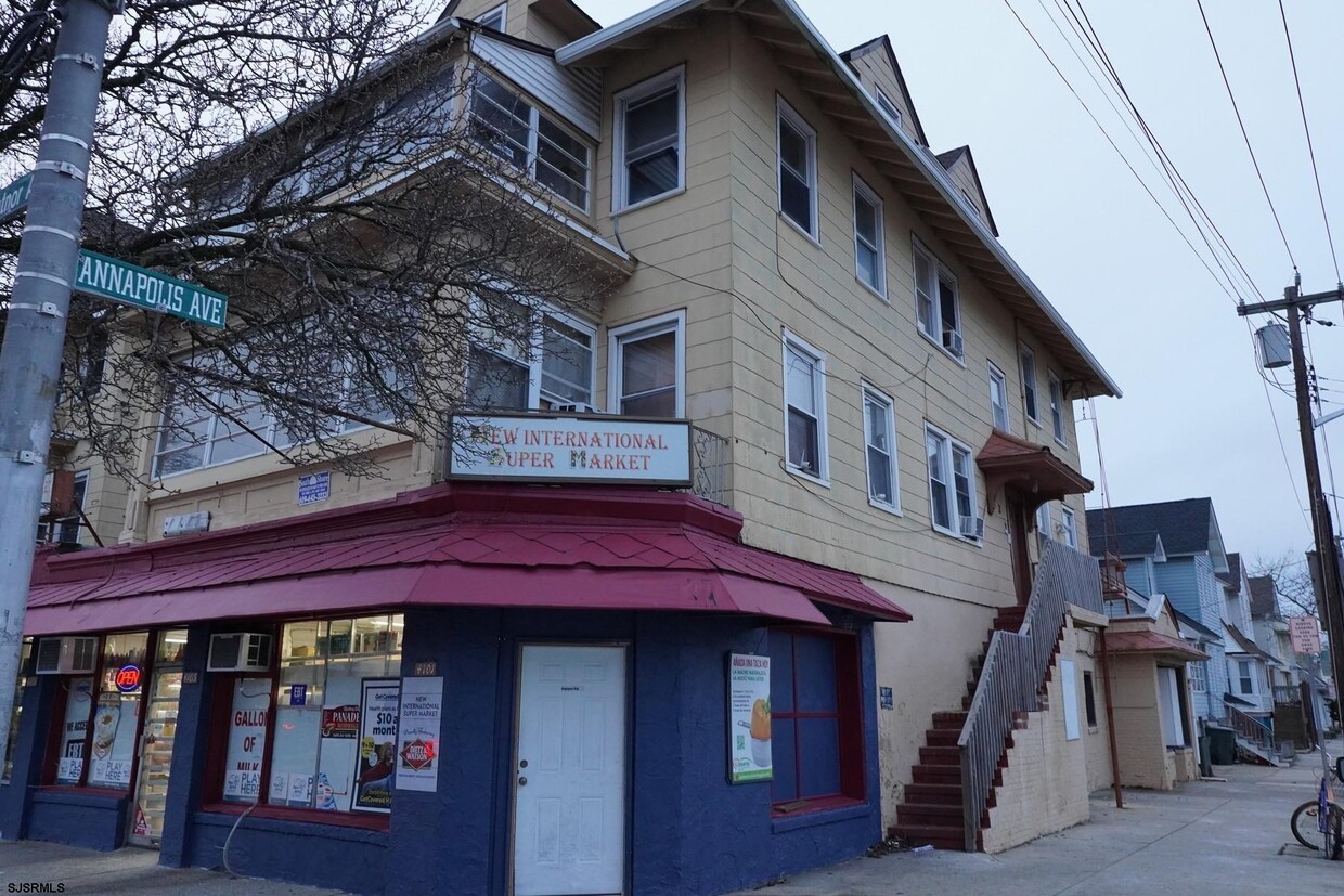Primary Photo - 2 N Annapolis Ave