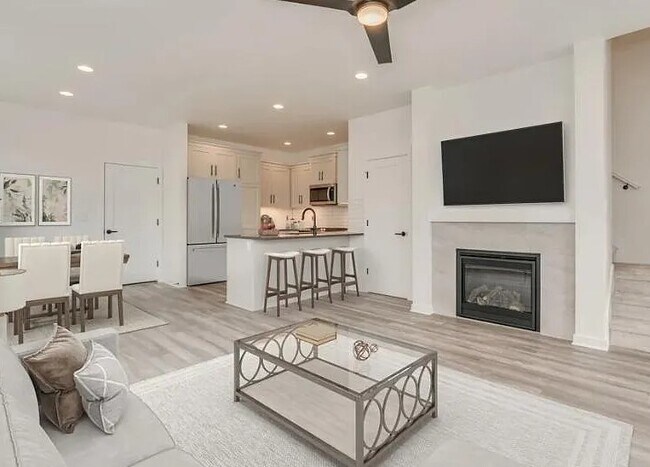 Photo - 4082 SE Century Blvd House