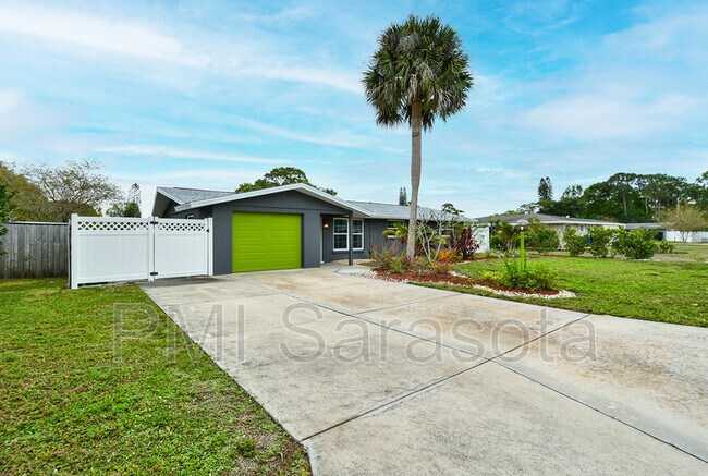 Foto del edificio - 7355 Cass Cir