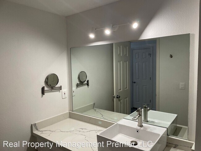 Foto del edificio - 2 br, 2 bath House - 11600 SW 2 ST  Unit 1...