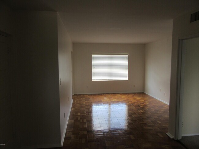 Foto del edificio - 809 Cherry St
