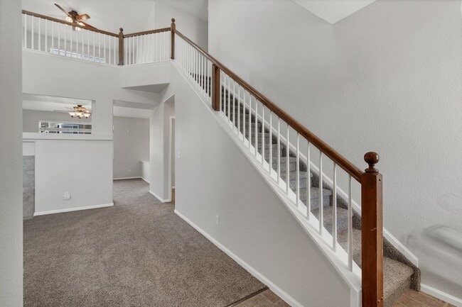 Foto del edificio - Beautiful 2 Story Home!