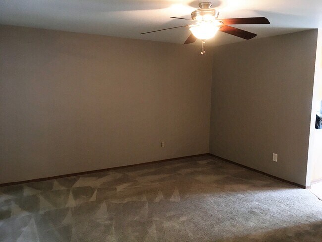 Foto del edificio - 3715 70th Ave NW